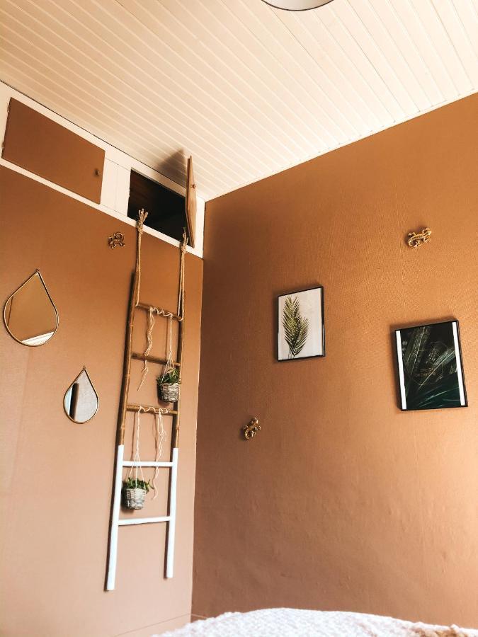Chambre Salle De Bain Partagee Коняк Екстериор снимка